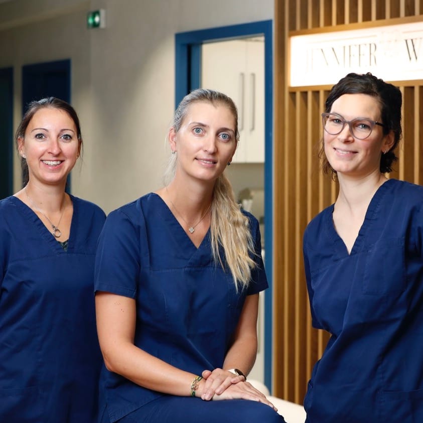 Docteur Jennifer Weiler et ses assistantes